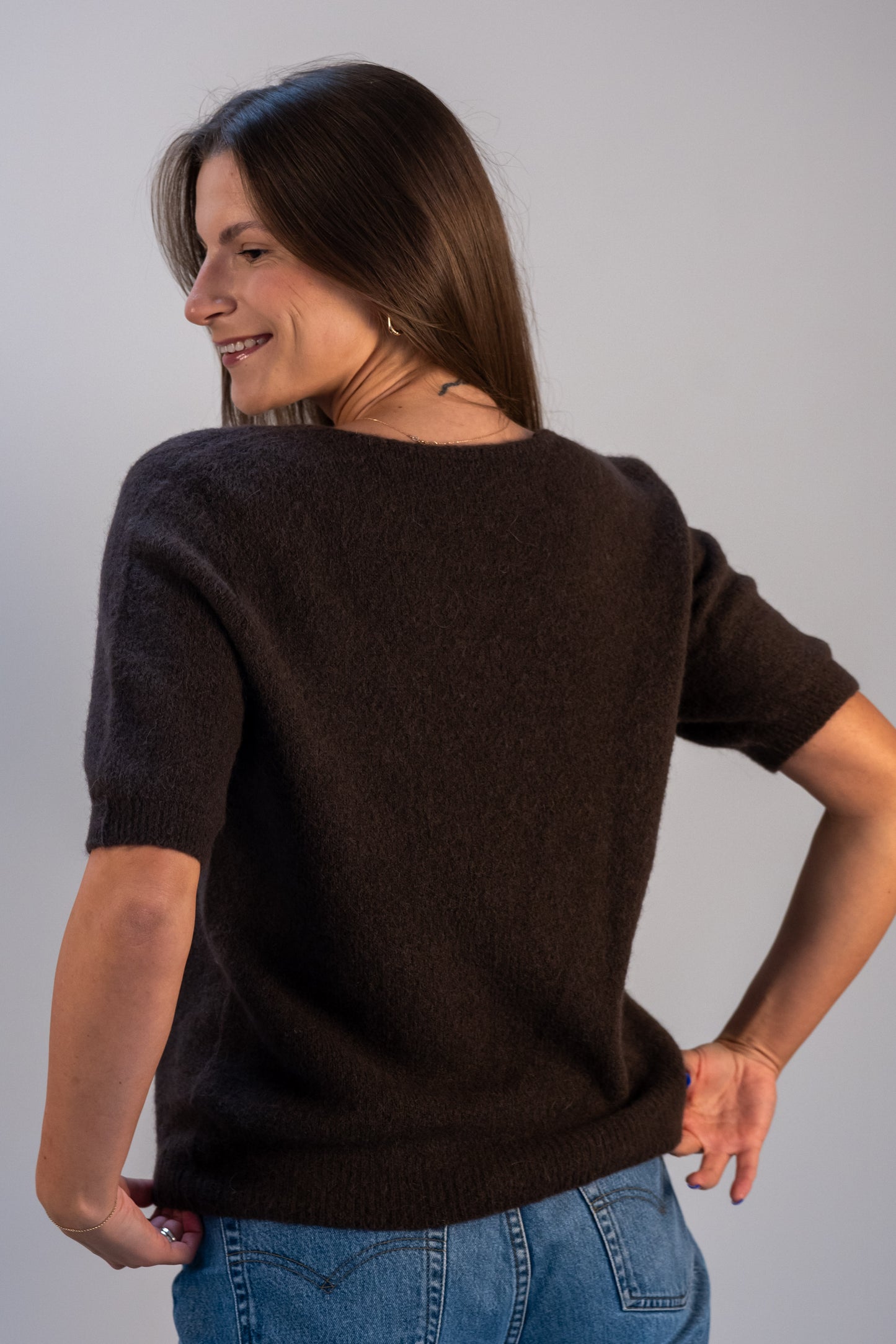 Megztinis "Soft Embrace" šokoladinė