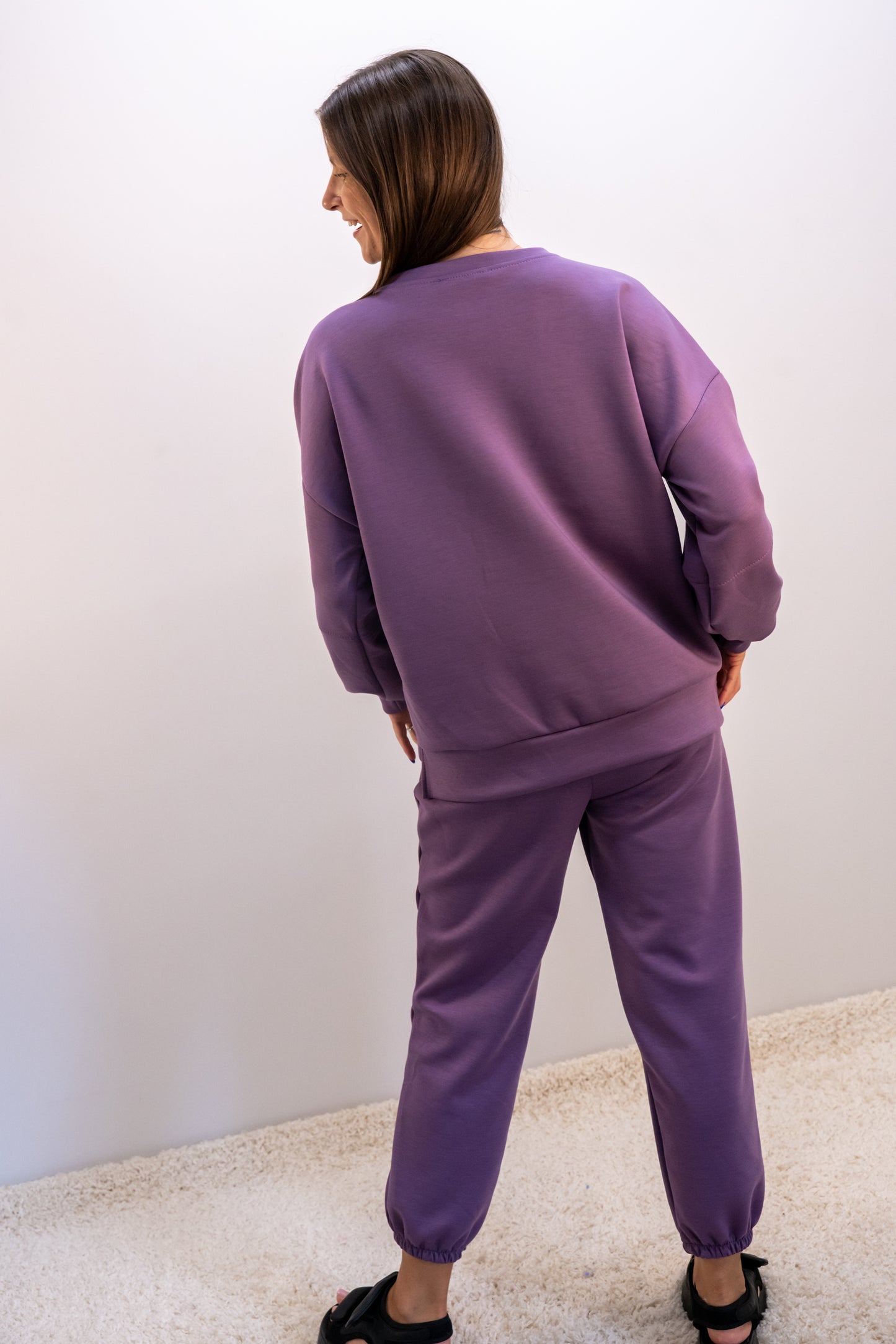 „Urban Muse“ violetinis laisvalaikio kostiumėlis