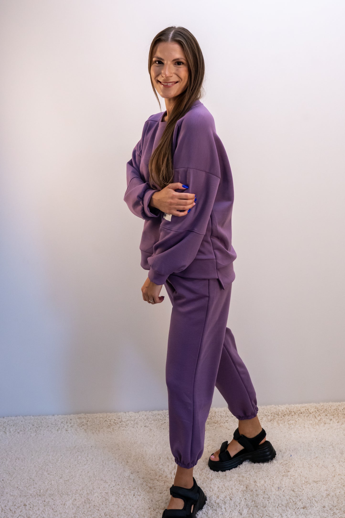 „Urban Muse“ violetinis laisvalaikio kostiumėlis