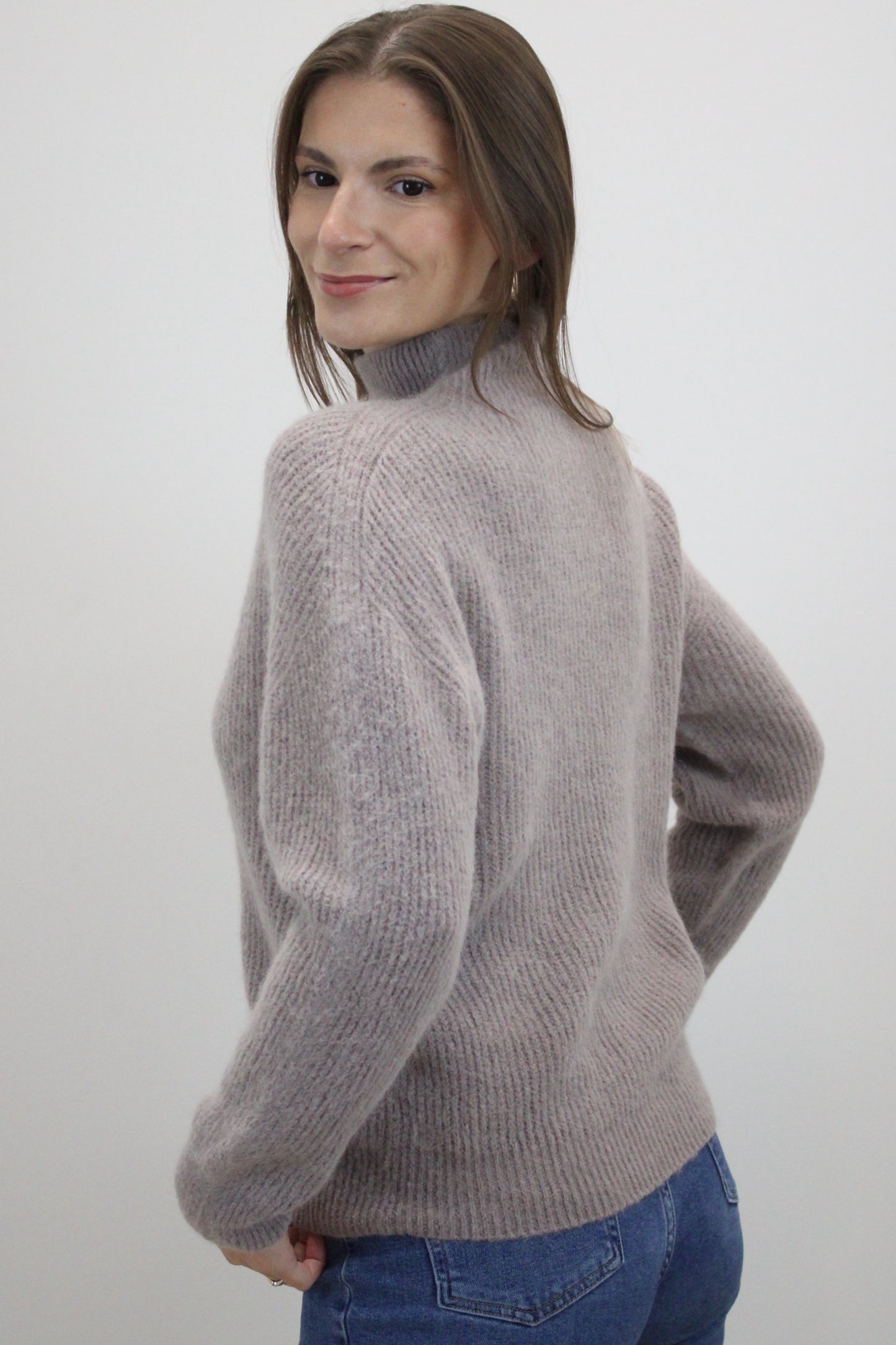 Megztinis "Cozy Touch" rusvas