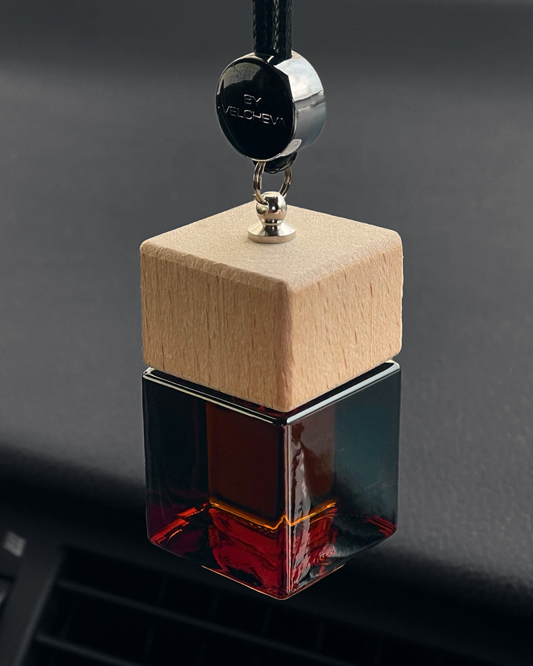 By Velcheva BELLINI automobilio kvepalai
