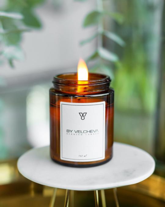 By Velcheva GREEN MANGO aromatinė žvakė