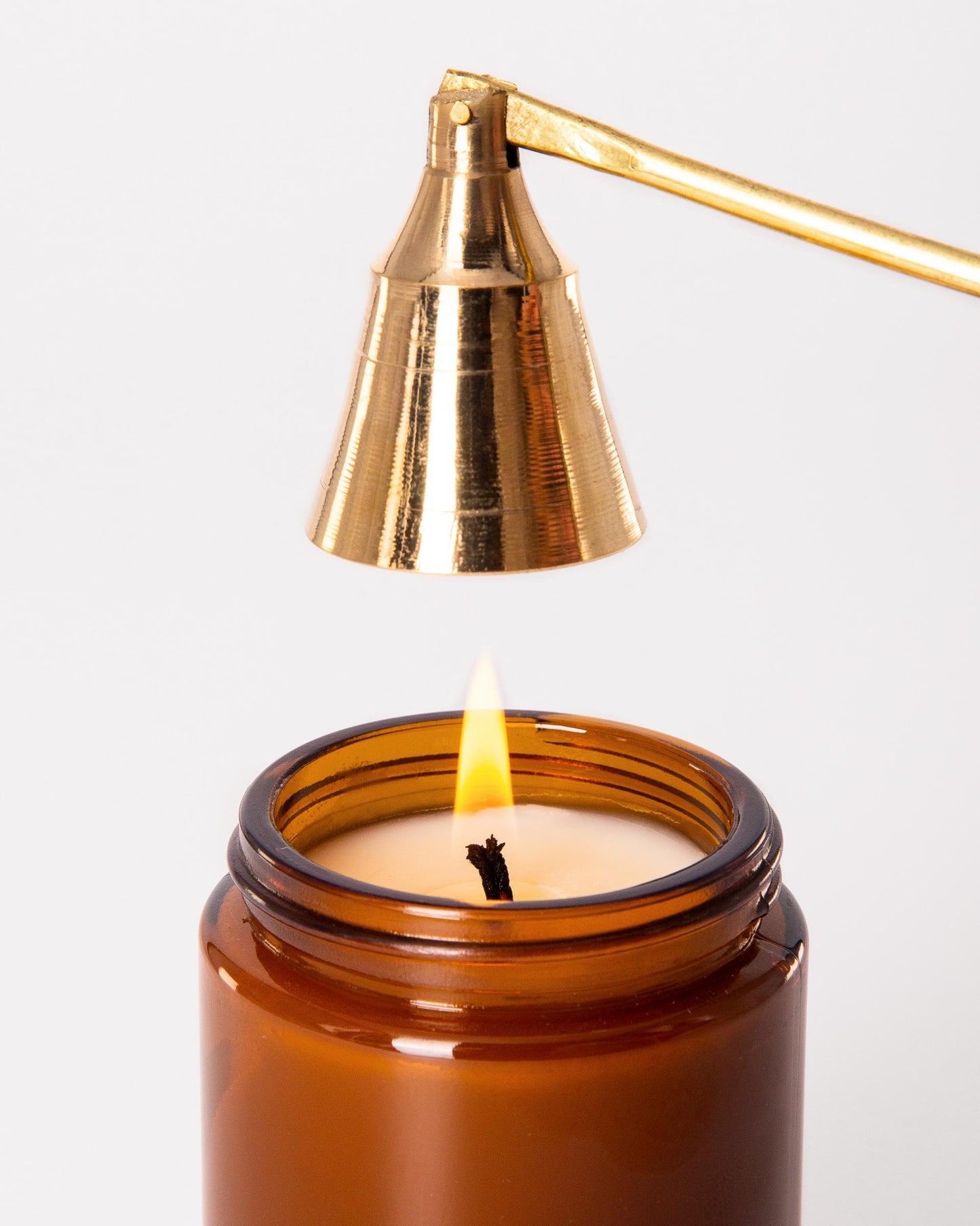 By Velcheva varpelis – žvakės gesintuvas