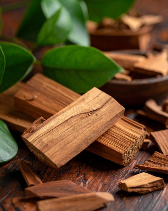 By Velcheva SANTAL aromatinė žvakė