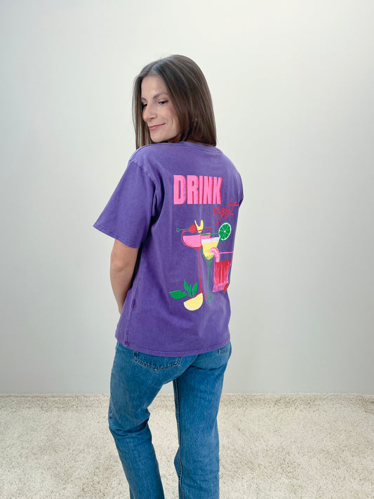 Oversize marškinėliai DRINK - spalva violetinė