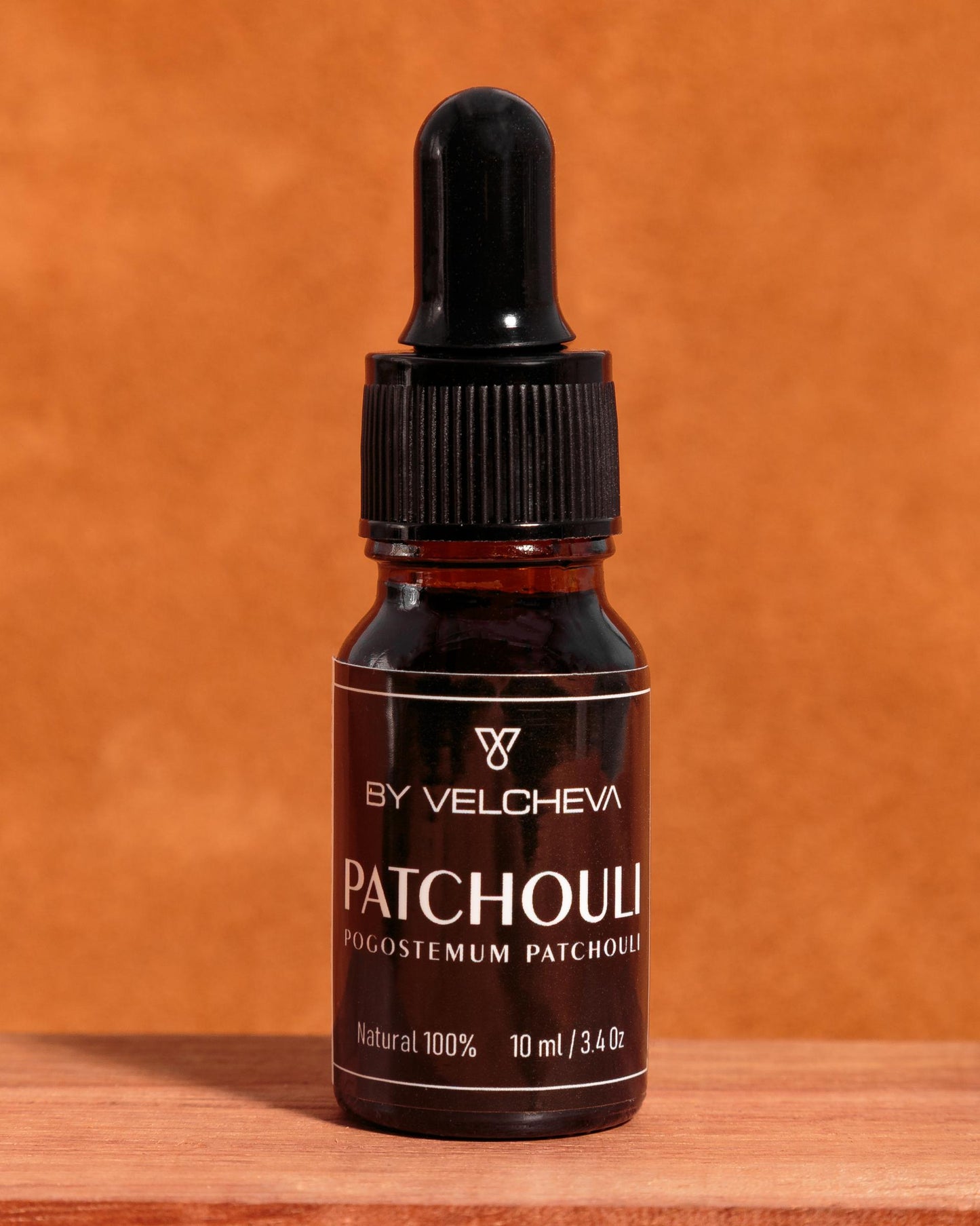 By Velcheva pačiulių eterinis aliejus