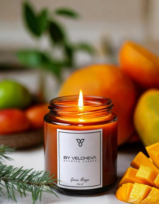 By Velcheva GREEN MANGO aromatinė žvakė