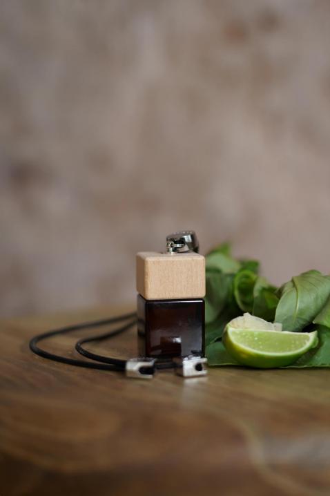 By Velcheva LIME BASIL automobilio kvepalai
