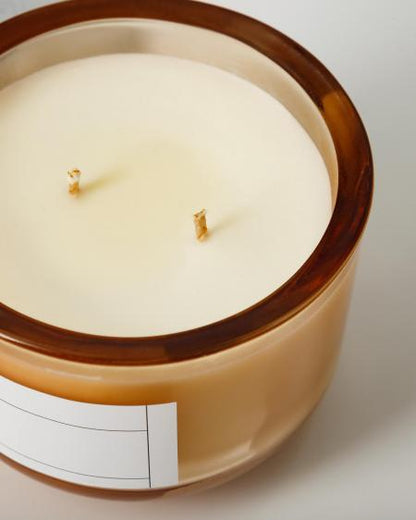By Velcheva ABU DHABI aromatinė žvakė – Limited Edition